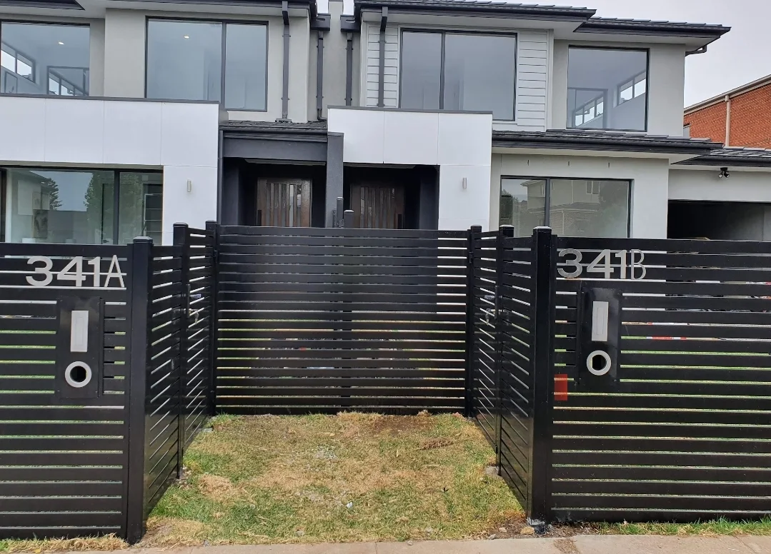 Gate